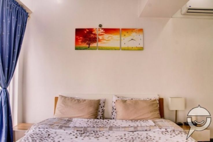 4 BR 2 car - Salcedo spacious unit03