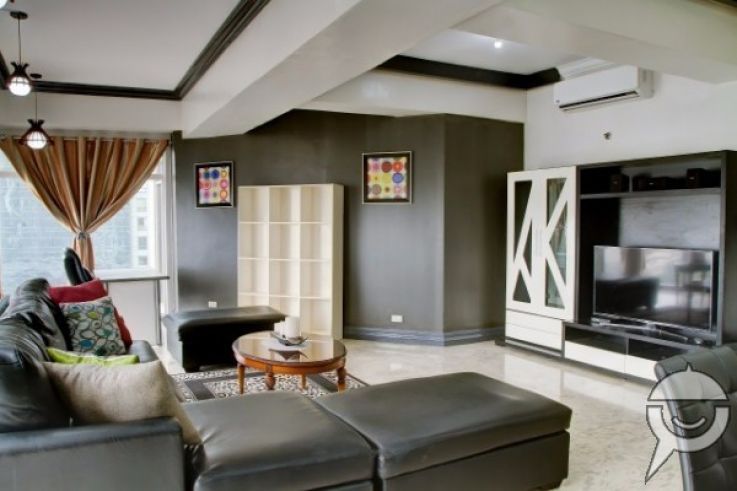 4 BR 2 car - Salcedo spacious unit04