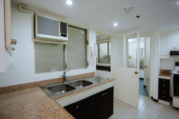 Two bedroom unit in One Salcedo Place03
