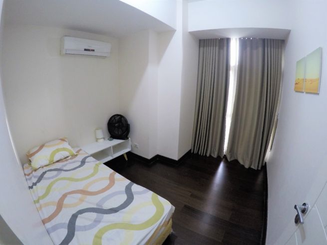 2 Bedroom Unit with Balcony in Twin Oaks Place04
