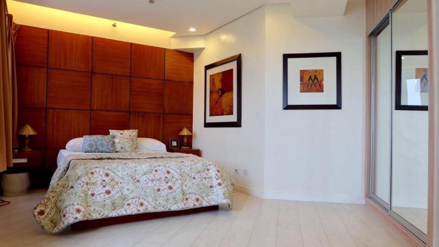 2 Bedroom unit in Renaissance 200003