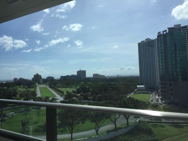 "For Rent: 1BR Arya Residences, BGC"04