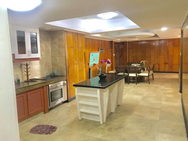 FULLY FURNISHED 4BR CONDO FOR RENT (IN FRONT OF CCP COMPLEX NEAR STARC04