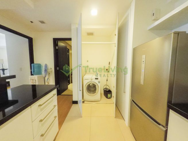 "Fully furnished 1-bedroom unit in One Serendra West Tower, BGC"03