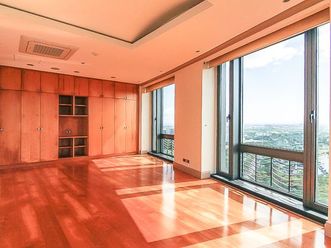 "For Rent 3-Bedroom condo unit with stunning view in Essensa, BGC, Tagu"02