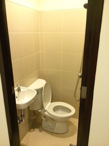 One Central Condominium (Makati CBD)04