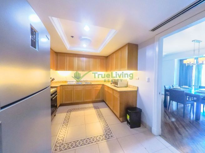 Spacious Fully Furnished 2BR Unit w/ Maids Room in East Amorsolo Squar03