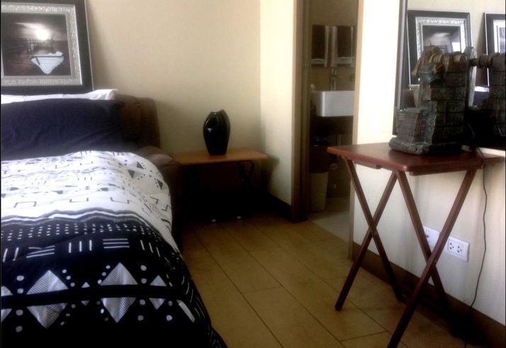For rent Newport City Fully Furnished studio with balcony with 1 slot04