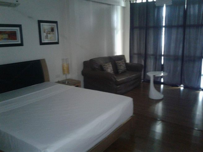 1 Bedroom Loft type across cebu business park for rent03