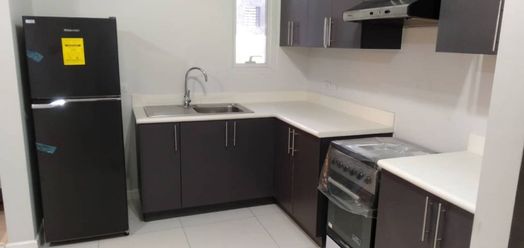 Walk To The Park From This 1 Bedroom For Rent In Senta Makati02