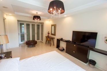 "Two Serendra, 3 Bedroom for Rent, CRD30882"02
