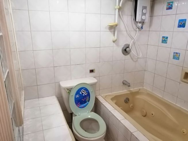 2 Bedroom Penthouse at Binondo with Parking03