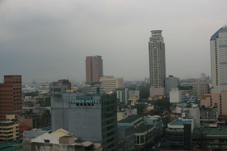 "2BR, loft, with balcony, Manila Bay view (in front Robinsons Mall Mani"04