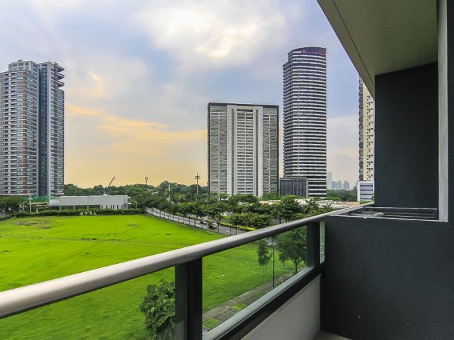 "For Rent 1-Bedroom unit with beautiful view in Arya Residences, BGC, T"04