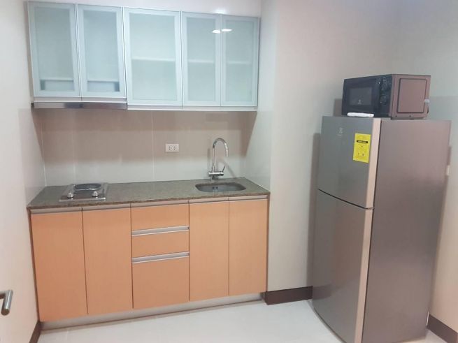 1 Bedroom Condo Unit For Rent in Three Central Makati Near PBCom03