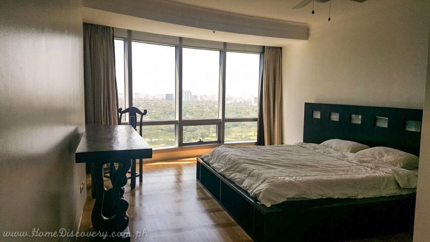 "3Br Condo (One Mckinley Place, Bgc)"04