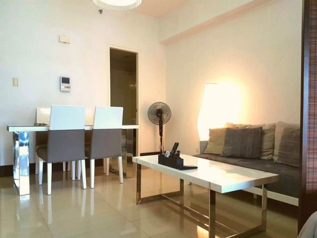 Greenbelt Excelsior Modern Studio Condo for Rent Makati03