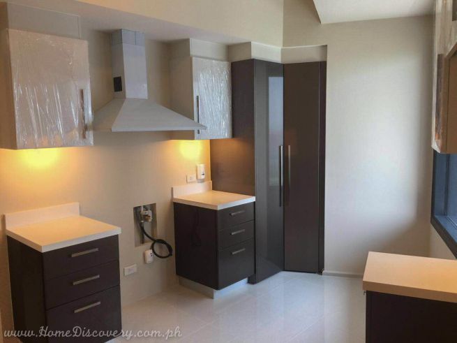 "3 Bedroom Grand Condo FOR RENT in Arya Residences, BGC, Taguig"03