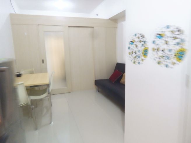 Fully Furnish 1 bedroom w/ balcony Light Residence EDSA Boni Mandaluyo04