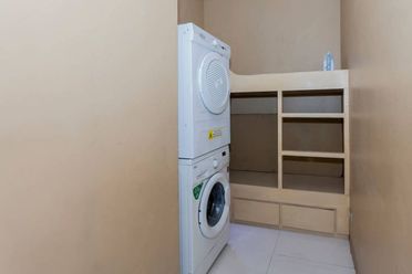 For Rent 2 Bedroom Elegant Interior Design Bonifacio Global City (BGC)02
