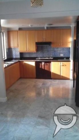 Good Deal 3BR Unit with Parking04