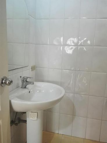 For rent 1 bedroom unit in Biltmore Condominium in Makati04