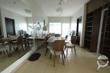 38H One Pacific Place 1BR Condo unit For rent in Makati02