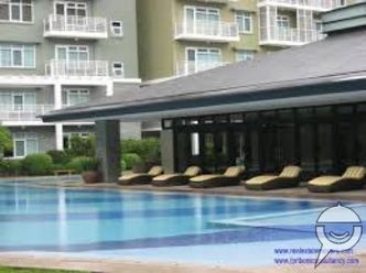 Cool and Charming 1Br Two Serendra The Meranti Condo02