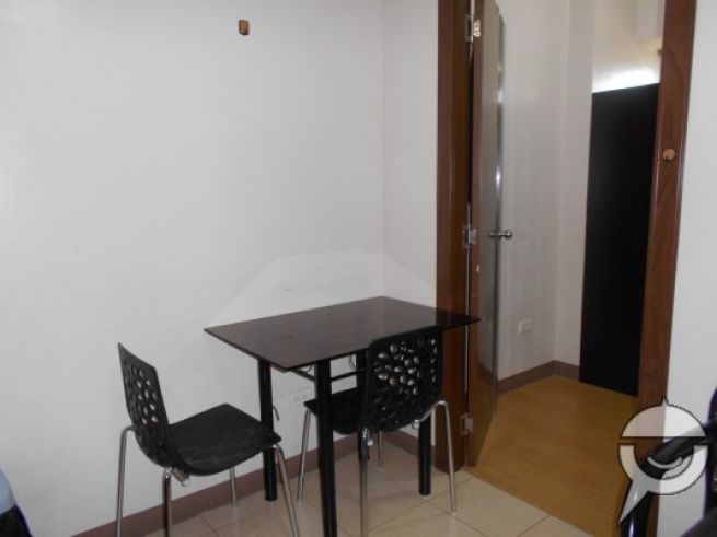 1 bedroom condo for rent just two minutes to BGC04
