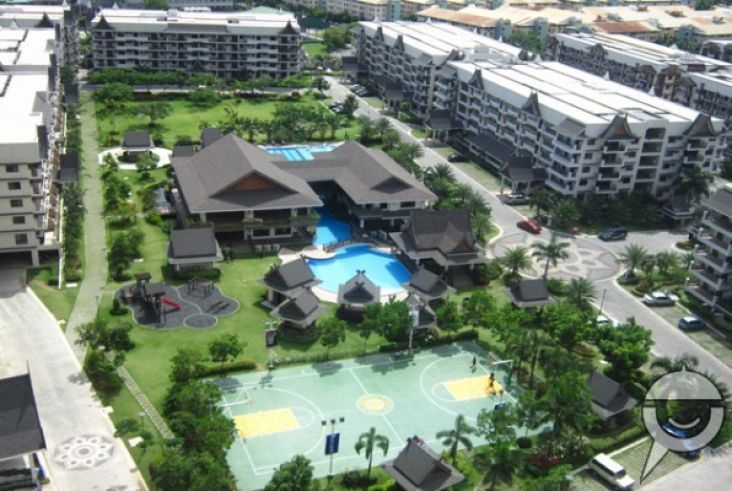 "Furnished 2BR Condo in Acacia Estates, Taguig City"04