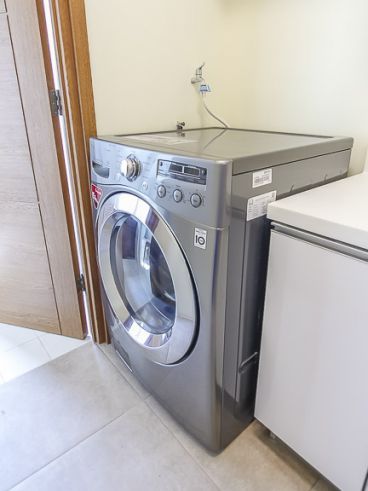 Spacious 2BR For Rent in Icon Plaza04