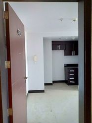 "Unfurnished Studio Unit in Manhattan Parkview, Araneta Center Cubao, Q"02