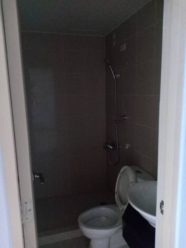 "Unfurnished 1 Bedroom For Rent in Manhattan Parview 3, Araneta Center"03