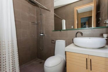 "For rent, 2 bedroom, Modern Design Condo In Bonifacio Global City (BGC"02