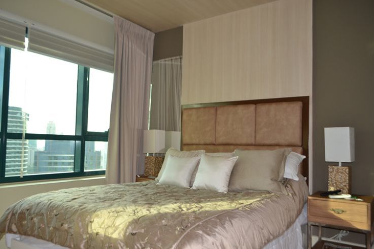 Edades Tower - 2 Bedroom fully furnished view of Makati Skyline04