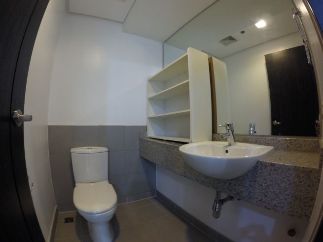 Lease Rent One Bedroom 1BR East Tower One Serendra BGC04