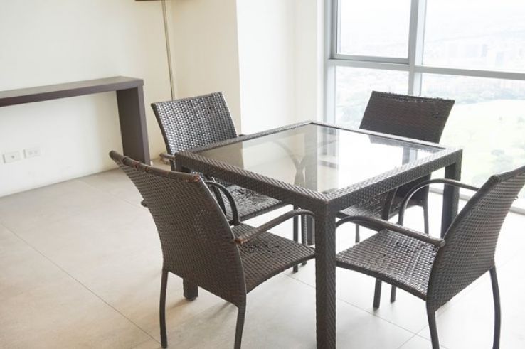 Fully Furnished 3 Bedroom Unit with 2 Parking  for Rent at The Infinit04