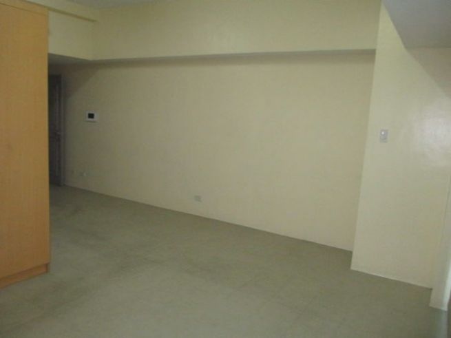 "Big Studio for Rent in ADB Avenue, Ortigas Center, Pasig City"03
