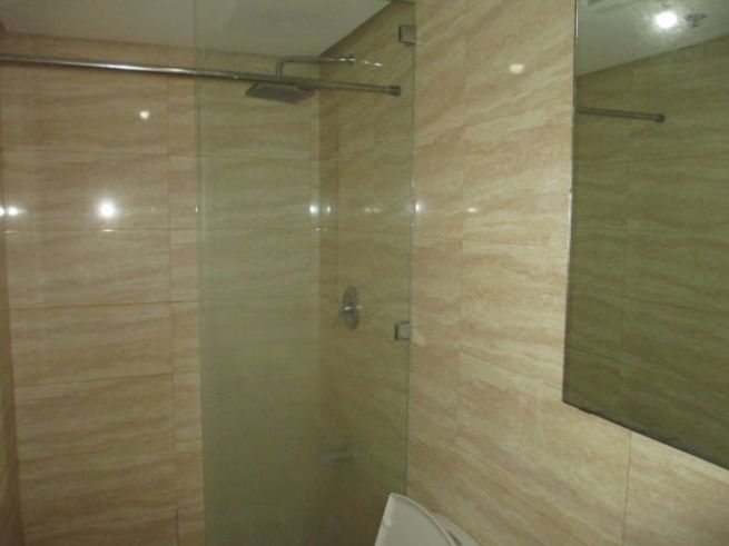"Big Studio for Rent in ADB Avenue, Ortigas Center, Pasig City"04
