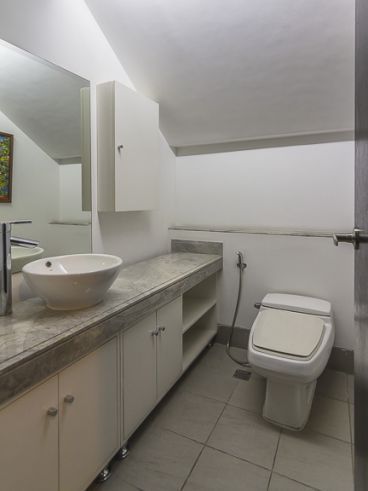 "2-bedroom Bi-Level, Fully-furnished condo unit in The Residences at Gr"03