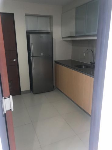 2 Bedroom Condo Unit @ Uptown Residence for Rent03