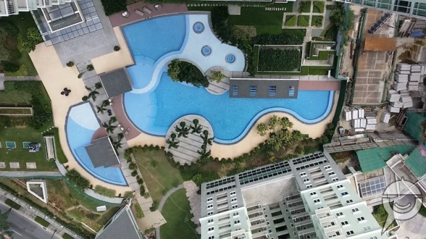 "For Rent: Two Bedroom with balcony in Two Serendra, Red Oak, BGC"05