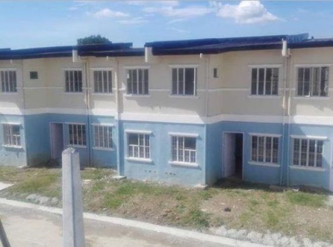 Affordable Ready For Occupancy Townhouse Unit near Metro Manila - Mont04