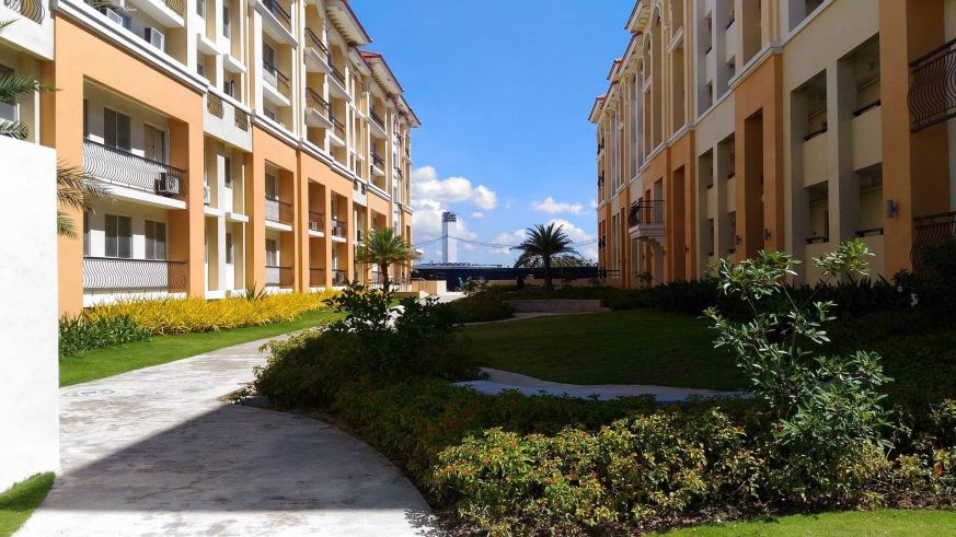 "Studio unit for ASSUME or RENT (unfurnished) in SRP, Cebu City"03