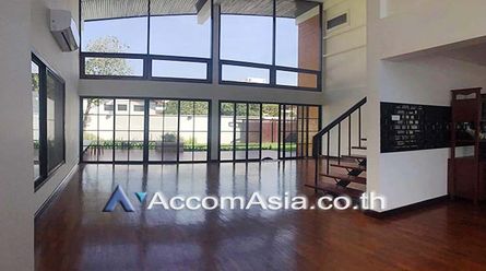 House  4 Bedroom For Rent BTS Ekkamai in Sukhumvit Bangkok02