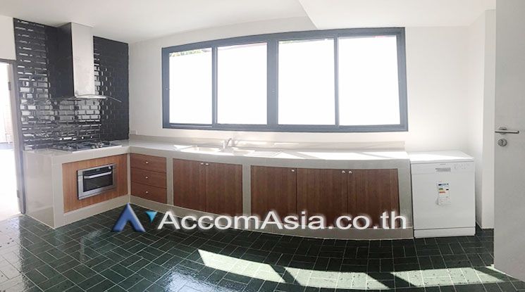 House  4 Bedroom For Rent BTS Ekkamai in Sukhumvit Bangkok03
