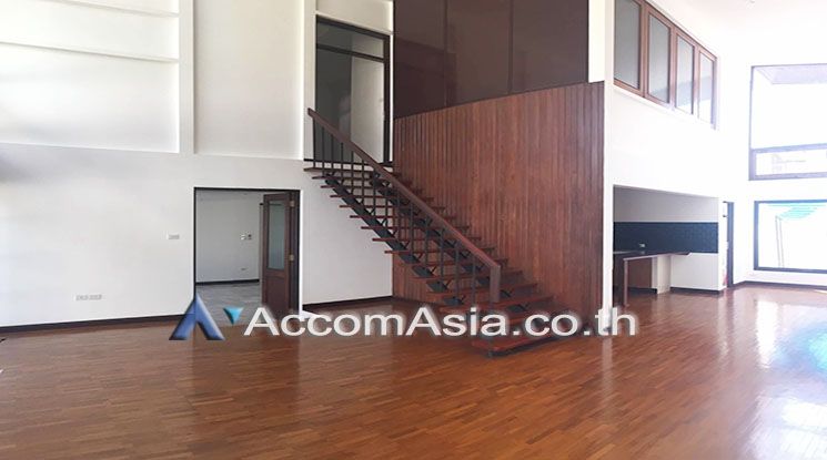 House  4 Bedroom For Rent BTS Ekkamai in Sukhumvit Bangkok04