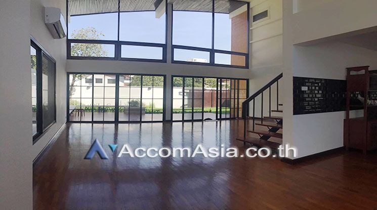 House  4 Bedroom For Rent BTS Ekkamai in Sukhumvit Bangkok05