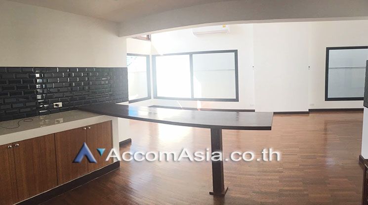 House  4 Bedroom For Rent BTS Ekkamai in Sukhumvit Bangkok06