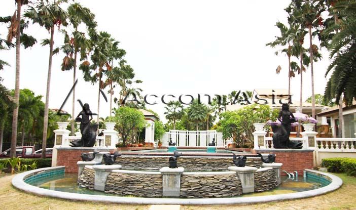 Peaceful compound House  3+1 Bedroom For Rent  in Srinakarin Bangkok06